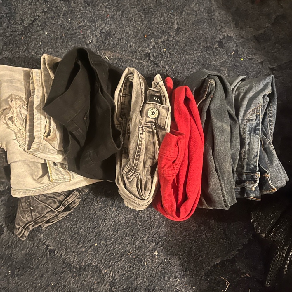 Lot of 7 men’s S/M jeans
